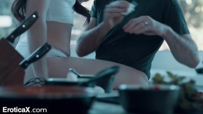 Hot Couple's Naughty Kitchen Bang