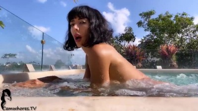 Mılf Milo Moire Jacuzzi Jets Hot Solo Orgasm