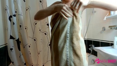 Sultry MILF Entices Neighbor: Wild Russian Affair Unleashed!