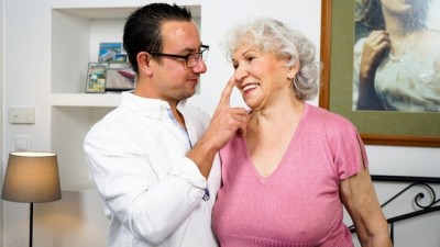 21Sextreme - Granny With Big Tits Wants Big Cock