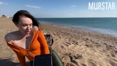 Hot Bitch was Excited by an Interactive Toy and Sucked on the Beach || Murstar