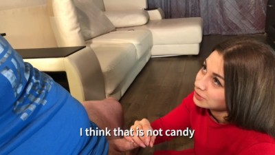 Молоденькая девушка играется с хуйцом своего нового друга | Lolly_lips