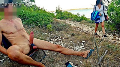 GENTLYPERV MEETS a PERVY GIRL ON a BEACH.