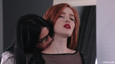 Jia Lissa and Amanda playing sex games