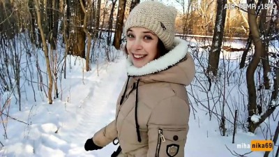 Sweet Russian Extreme Blowjob in the Park ( -18°C )