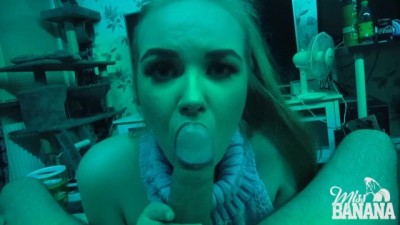 Beauty Hot Girl Sucking Cock
