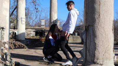 PUBLIC RISKLY BLOWJOB WITH A BEAUTY TEEN (+18)