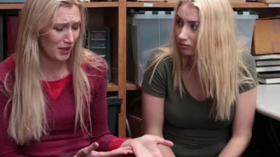 Teenage girl fucks with the police to save parents (+18)