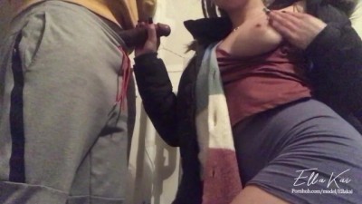 Best Friend's Slut Girlfriend Sucked my Cock