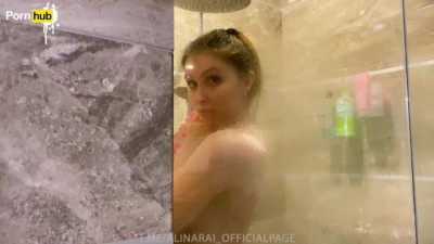 A young pervert looked at his stepmother in the shower (+18)