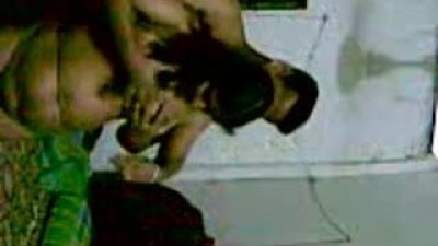 Real Homemade Indian Aunty In Saree Having Sex