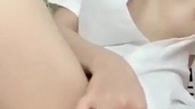 Vietnamese sexy girl solo masturbate on webcam