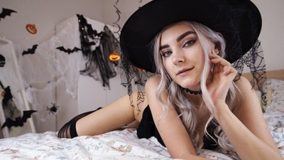 Cute Teen Witch Gets Facial and Swallows Cum POV - Eva Elfie (+18)