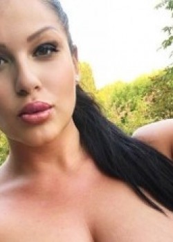 Anissa Jolie